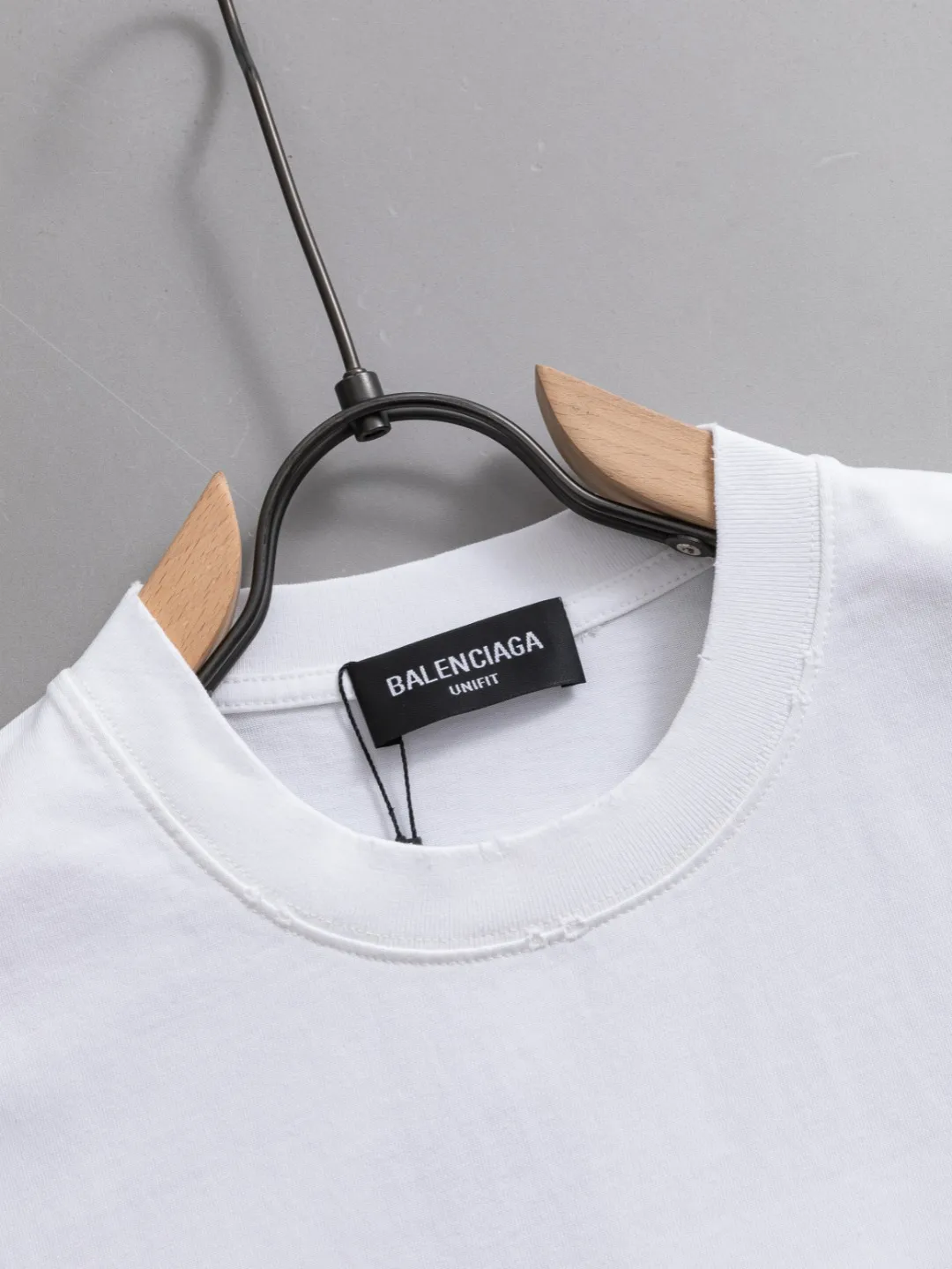 P100✨🔥 [BALENCIAGA] 2026FW short-sleeved T-shirt Premium 26s double yarn 300g fabric embroidery fraying process Color: Black White Green Size: S M L XL 2XL